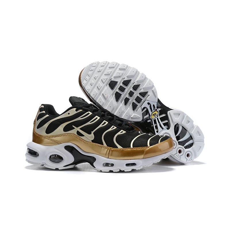Vapormax plus oro 2025
